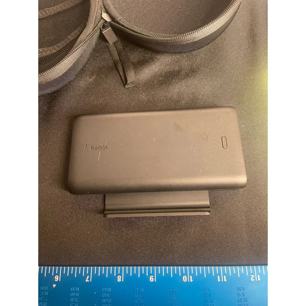 Belkin Power Bank, Wireless Charger, and Carrying Case Bundle Series BPZ002‎